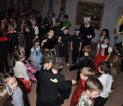 29 stycznia wszyscy uczniowie zostali zaproszeni na tegoroczną zabawę taneczną.