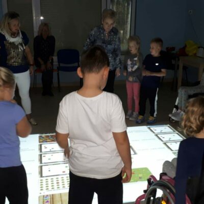 18.10.2018r. uczniowie naszej szkoły odwiedzili Niepubliczne Przedszkole Terapeutyczne w Chojnowie