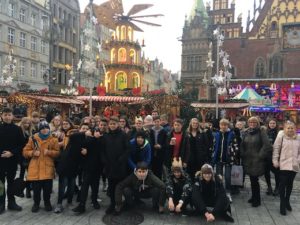 19-go grudnia uczniowie naszej szkoły odwiedzili wrocławską Operę i uczestniczyli w widowisku baletowym Piotra Czajkowskiego pt. "Dziadek do orzechów"