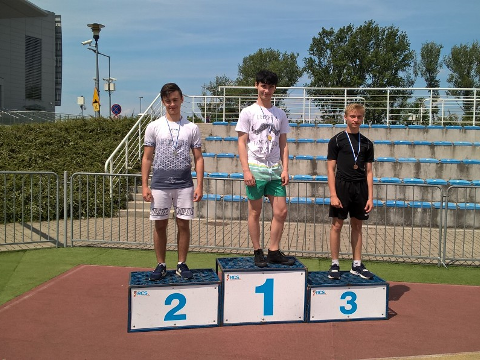 Chłopcy na podium